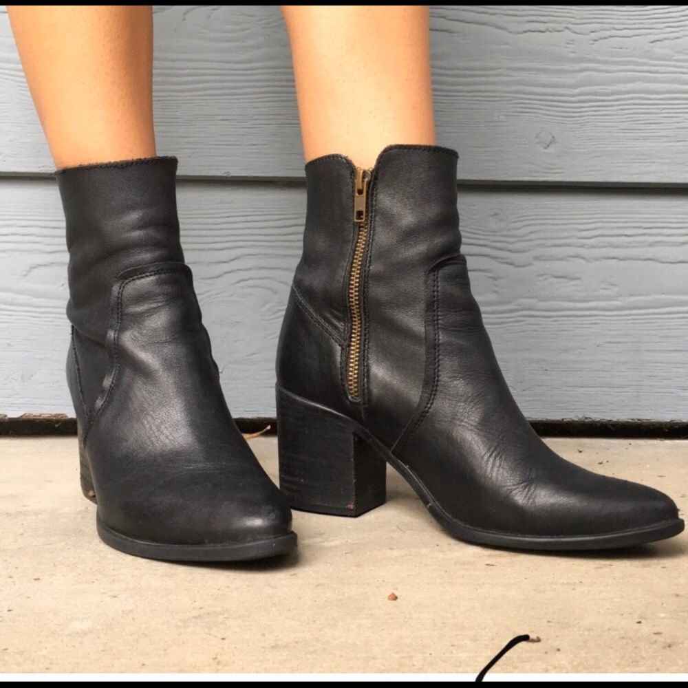 Steve Madden Pointed Stacked Ankle Boots size 7.5